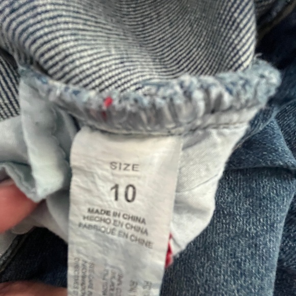 Distressed Jeans - Picture 4 of 7